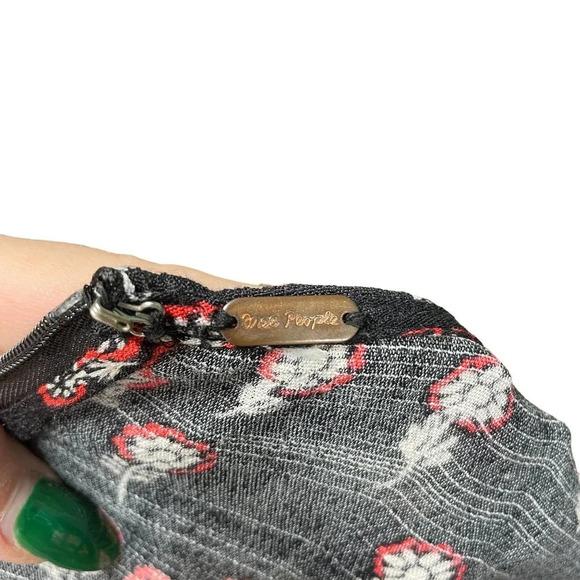 Free People Corrie Split Hem Ditsy Floral Print Midi Dress Black Red Size 6 - Picture 9 of 9